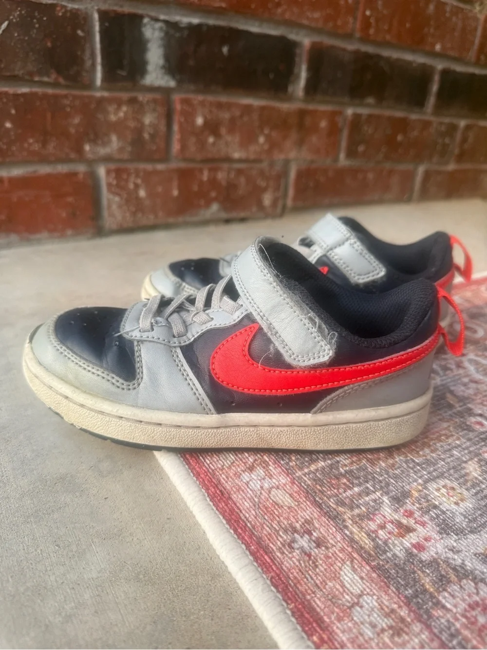 Nike Court Borough Low Regraph Kids Grey and Red Hook-and-Loop Sneakers